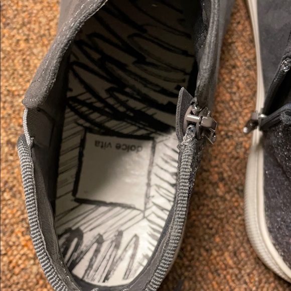 New Dolce Vita Sneakers - Picture 5 of 6